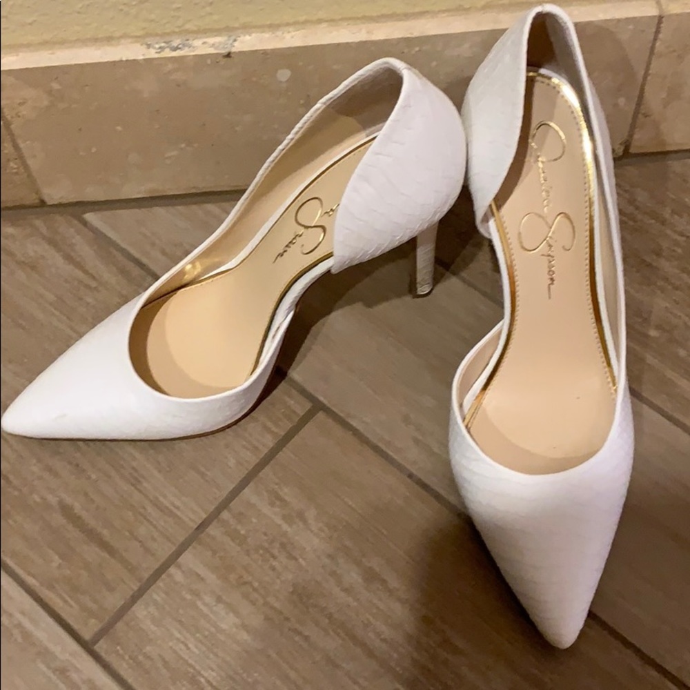 Adorable snake skin texture white pumps